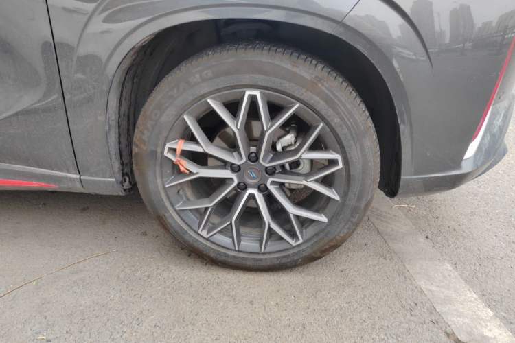 Used CHANGAN OSHAN Z6 2023 Blue Whale 1.5T DCT Smart Luxury Model Right Front Wheel Hub