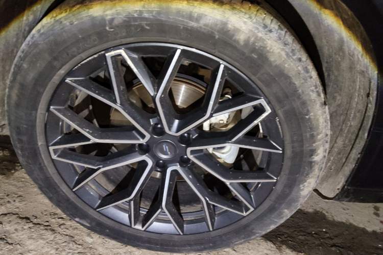 Used CHANGAN OSHAN Z6 2023 Blue Whale 1.5T DCT Smart-Led City Edition Right Front Wheel Hub