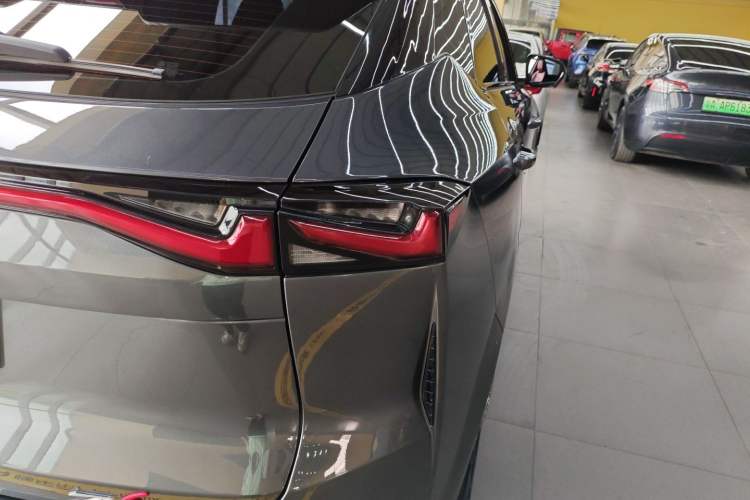 Used CHANGAN OSHAN Z6 2023 Blue Whale 1.5T DCT Smart Luxury Model Right Rear Taillight