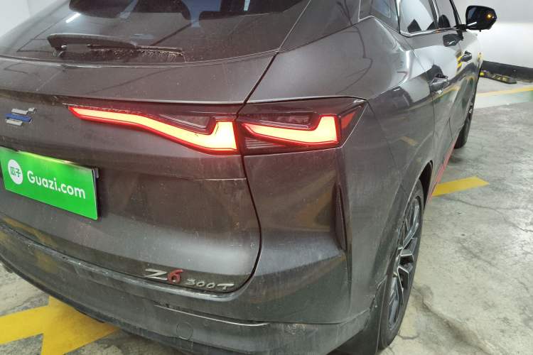 Used CHANGAN OSHAN Z6 2023 Blue Whale 1.5T DCT Smart Edition Right Rear Taillight
