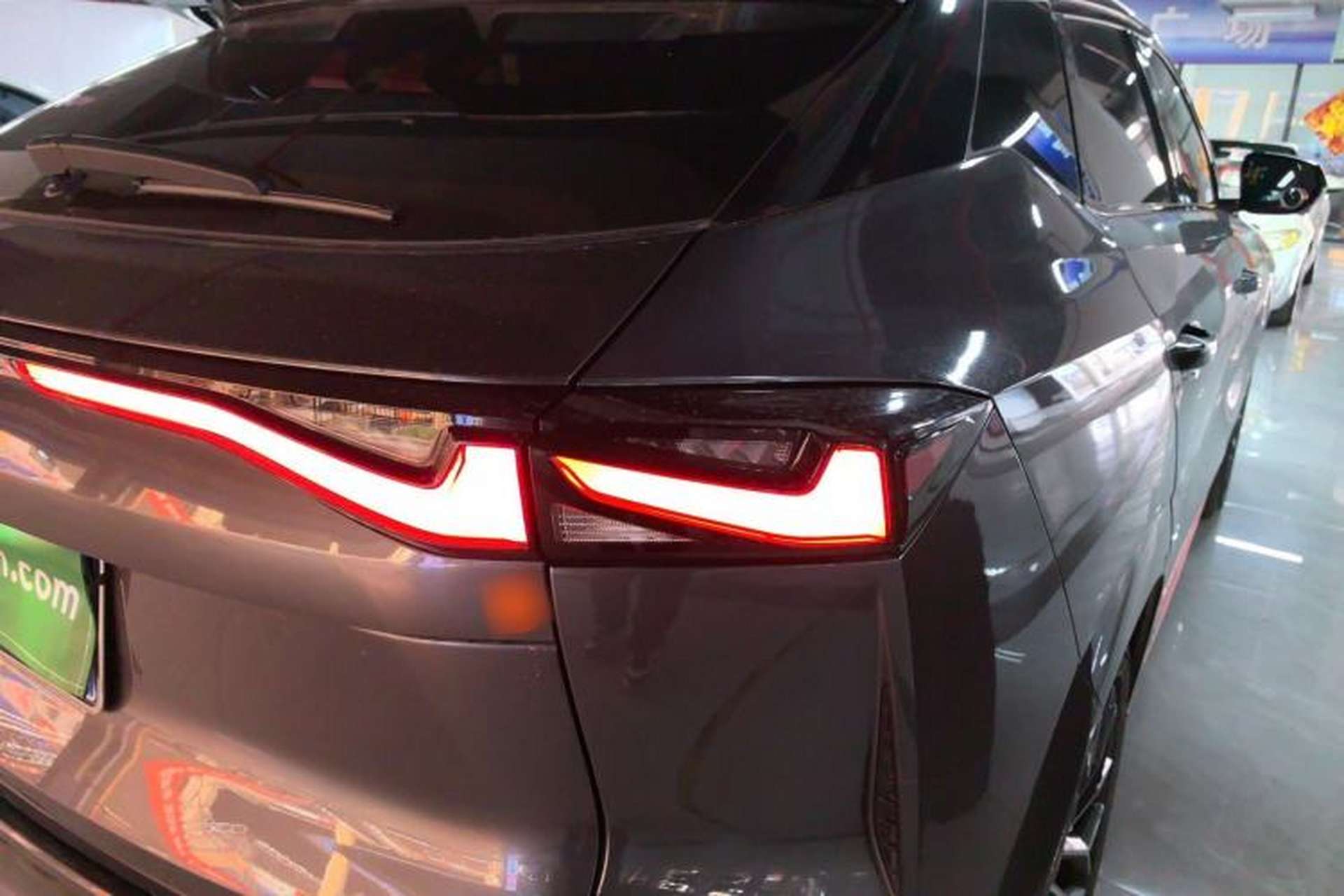 Used CHANGAN OSHAN Z6 2023 Blue Whale 1.5T DCT Smart Luxury Model Right Rear Taillight