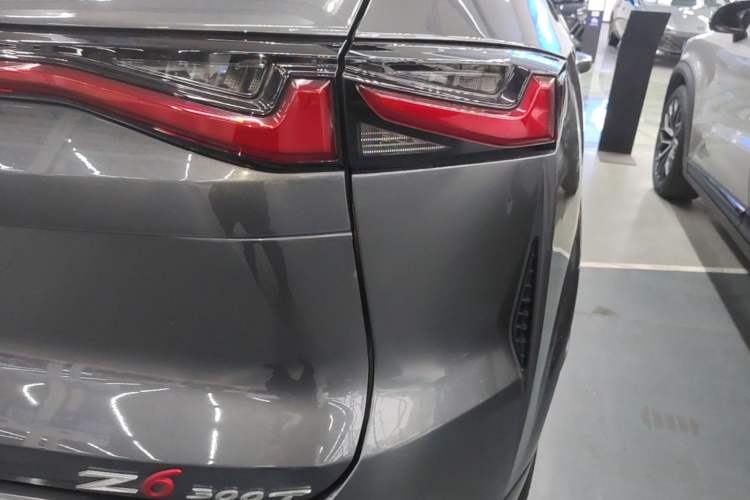 Used CHANGAN OSHAN Z6 2023 Blue Whale 1.5T DCT Smart Edition Right Rear Taillight