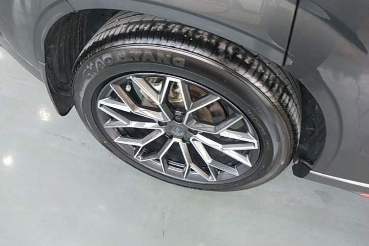 Used CHANGAN OSHAN Z6 2023 Blue Whale 1.5T DCT Smart-Led City Edition Right Rear Wheel Hub