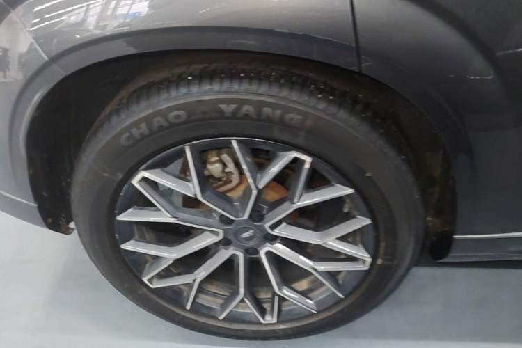 Used CHANGAN OSHAN Z6 2023 Blue Whale 1.5T DCT Smart Edition Right Rear Wheel Hub