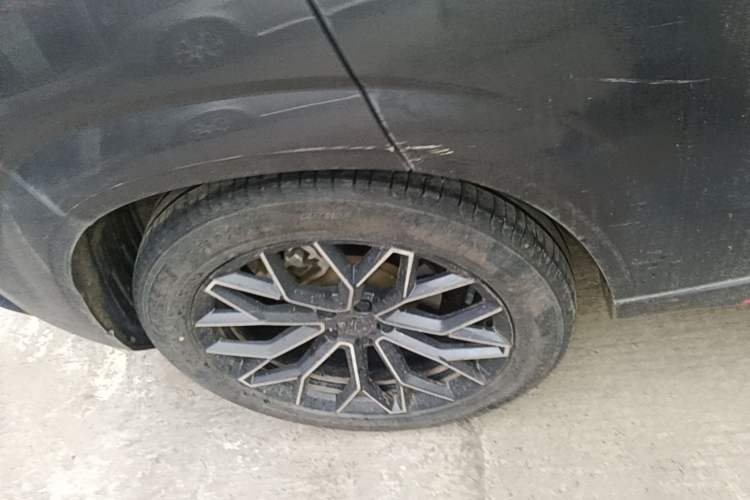 Used CHANGAN OSHAN Z6 2023 Blue Whale 1.5T DCT Smart Navigation Model Right Rear Wheel Hub