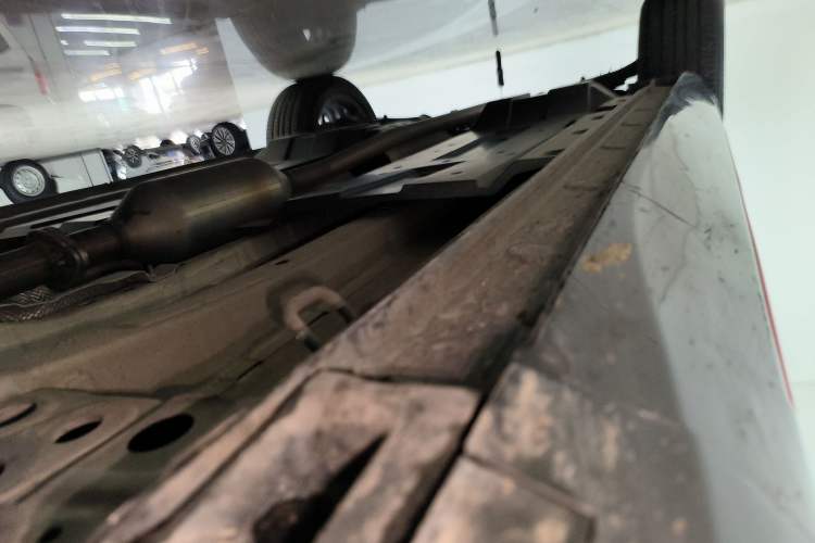 Used CHANGAN OSHAN Z6 2023 Blue Whale 1.5T DCT Smart Edition Right Side Sill