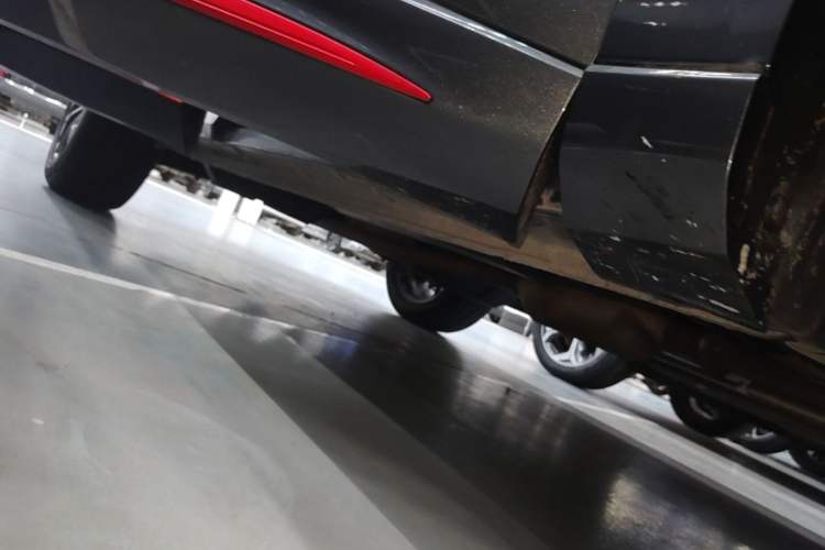 Used CHANGAN OSHAN Z6 2023 Blue Whale 1.5T DCT Smart Edition Right Side Sill