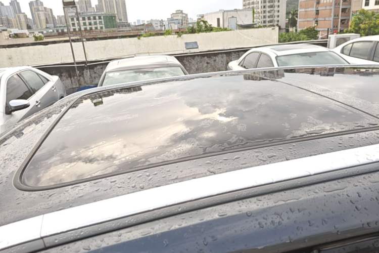 Used CHANGAN OSHAN Z6 2023 Blue Whale 1.5T DCT Smart Navigation Model Roof