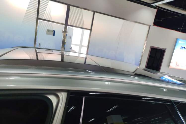 Used CHANGAN OSHAN Z6 2023 Blue Whale 2.0T Automatic Zhiyuan Model Roof