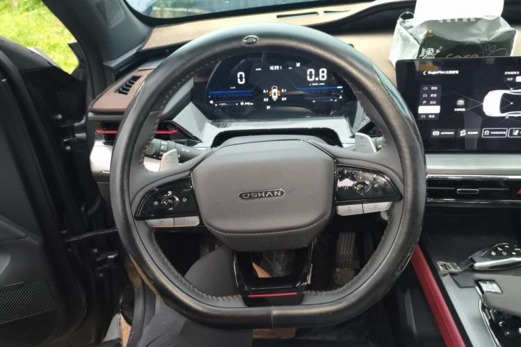 Used CHANGAN OSHAN Z6 2023 Blue Whale 1.5T DCT Smart Luxury Model Steering Wheel