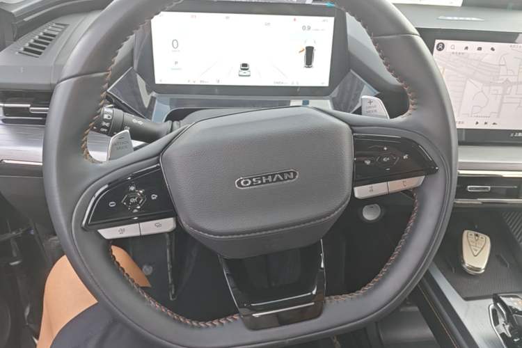 Used CHANGAN OSHAN Z6 2023 Blue Whale 1.5T DCT Smart Navigation Model Steering Wheel