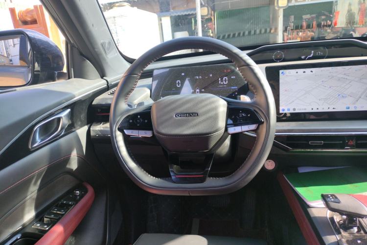 Used CHANGAN OSHAN Z6 2023 Blue Whale 2.0T Automatic Smart Drive Model Steering Wheel