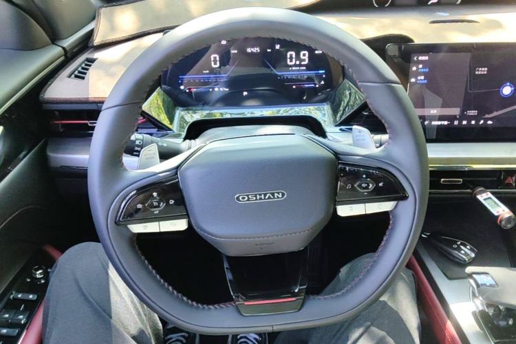 Used CHANGAN OSHAN Z6 2023 Blue Whale 1.5T DCT Smart Luxury Model Steering Wheel