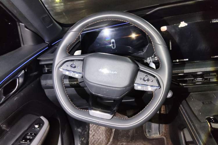 Used CHANGAN OSHAN Z6 2023 Blue Whale 1.5T DCT Smart-Led City Edition Steering Wheel
