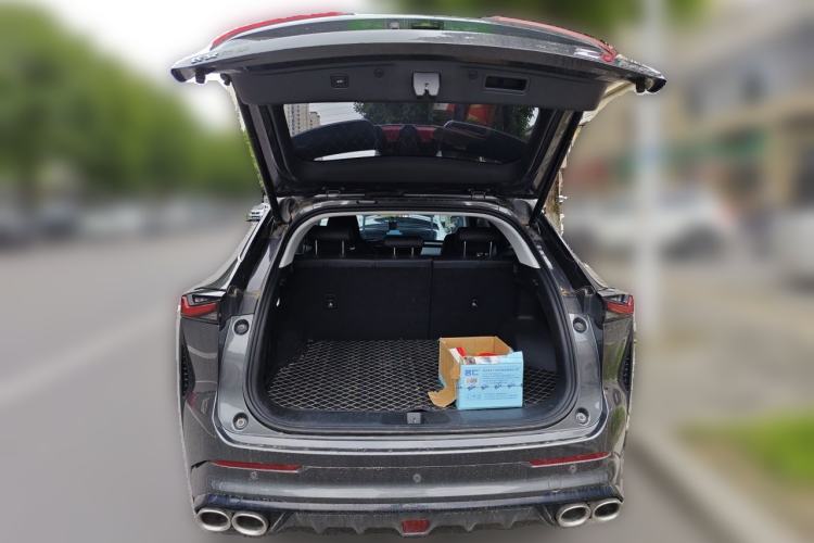 Used CHANGAN OSHAN Z6 2023 Blue Whale 1.5T DCT Smart-Led City Edition Trunk