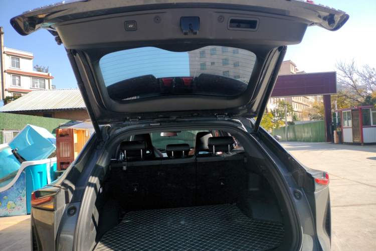 Used CHANGAN OSHAN Z6 2023 Blue Whale 2.0T Automatic Smart Drive Model Trunk