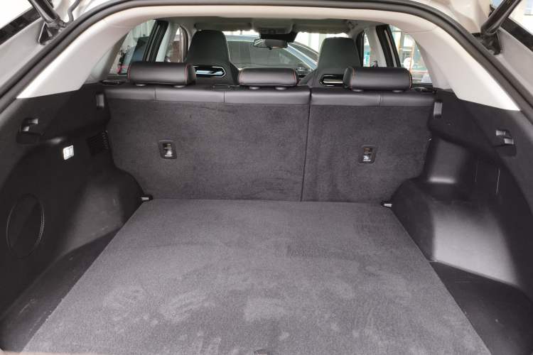 Used CHANGAN OSHAN Z6 2023 Blue Whale 1.5T DCT Smart Edition Trunk