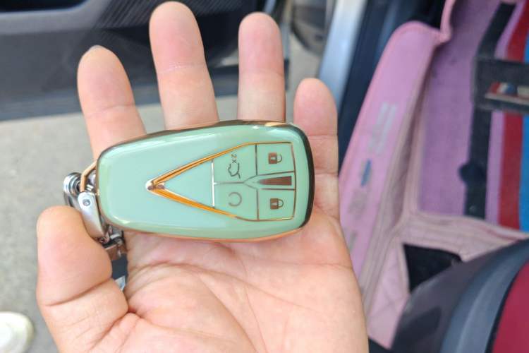 Used CHANGAN OSHAN Z6 2023 Blue Whale 1.5T DCT Smart Luxury Model Vehicle Key