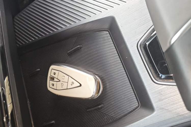 Used CHANGAN OSHAN Z6 2023 Blue Whale 1.5T DCT Smart Navigation Model Vehicle Key