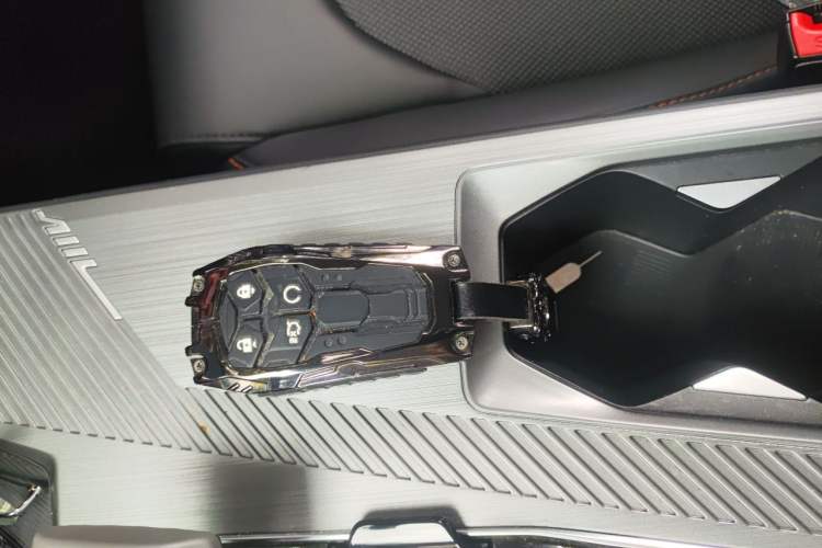Used CHANGAN OSHAN Z6 2023 Blue Whale 1.5T DCT Luxury Model Vehicle Key