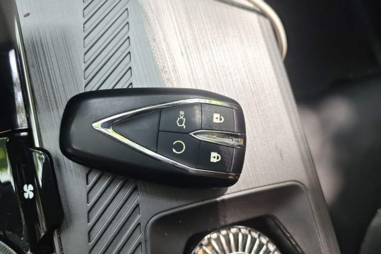 Used CHANGAN OSHAN Z6 2023 Blue Whale 1.5T DCT Smart Edition Vehicle Key