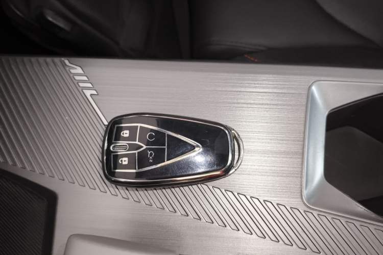 Used CHANGAN OSHAN Z6 2023 Blue Whale 1.5T DCT Smart Edition Vehicle Key
