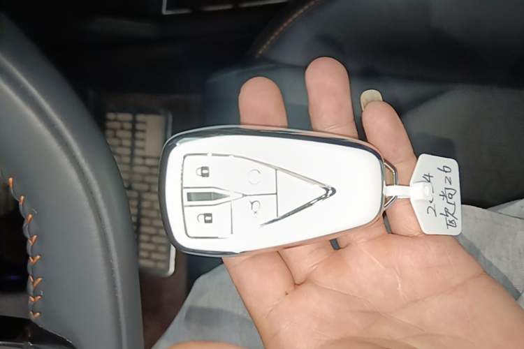 Used CHANGAN OSHAN Z6 2023 Blue Whale 1.5T DCT Smart Edition Vehicle Key