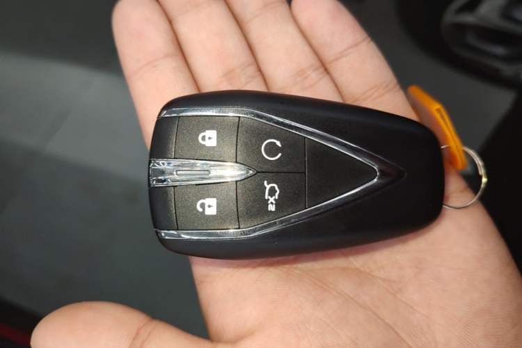 Used CHANGAN OSHAN Z6 2023 Blue Whale 1.5T DCT Smart Edition Vehicle Key