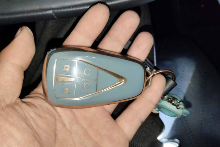 Used CHANGAN OSHAN Z6 2023 Blue Whale 1.5T DCT Smart-Led City Edition Vehicle Key