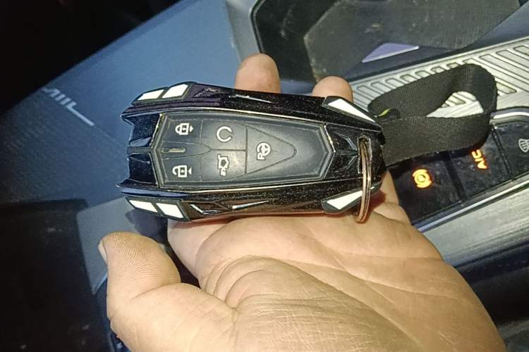 Used CHANGAN OSHAN Z6 2023 Blue Whale 1.5T DCT Smart Navigation Model Vehicle Key
