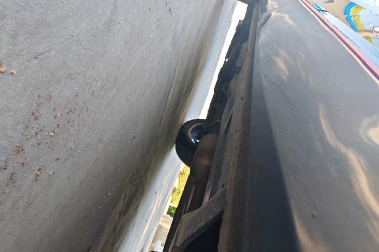 Used CHANGAN OSHAN Z6 2023 Blue Whale 1.5T DCT Smart-Led City Edition Chassis Rear Left