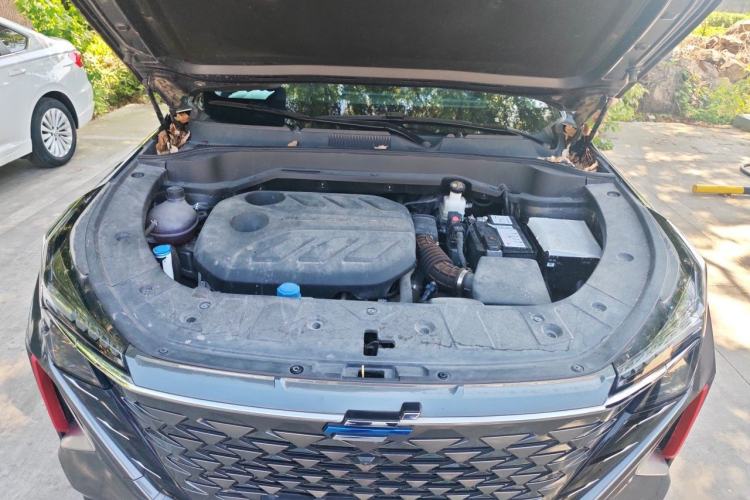 Used CHANGAN OSHAN Z6 2023 Blue Whale 1.5T DCT Smart-Led City Edition Engine Bay