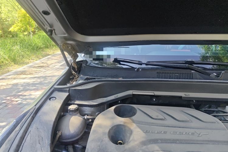 Used CHANGAN OSHAN Z6 2023 Blue Whale 1.5T DCT Smart-Led City Edition Engine Bay Right