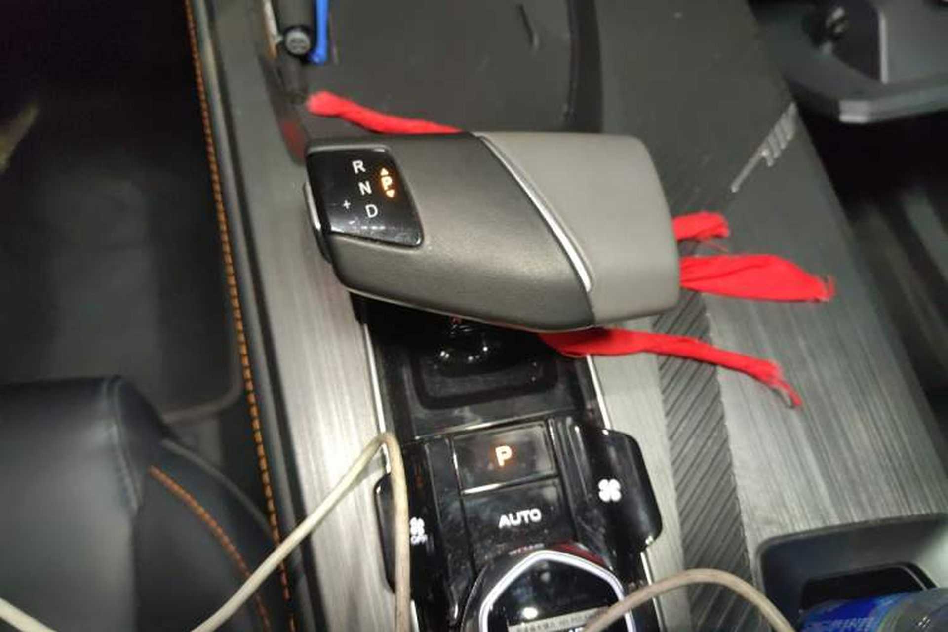 Used CHANGAN OSHAN Z6 2023 Blue Whale 1.5T DCT Smart-Led City Edition Gear Lever
