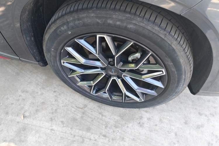 Used CHANGAN OSHAN Z6 2023 Blue Whale 1.5T DCT Smart-Led City Edition Right Front Wheel Hub