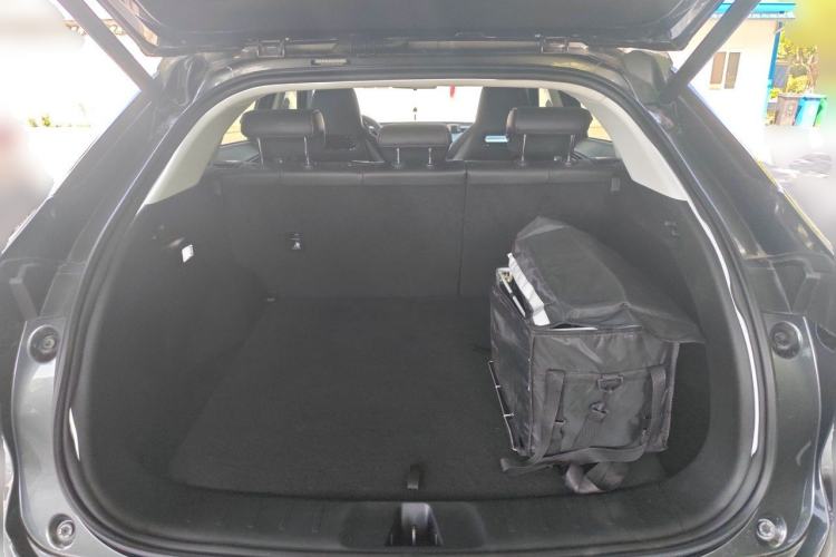 Used CHANGAN OSHAN Z6 2023 Blue Whale 1.5T DCT Smart-Led City Edition Trunk
