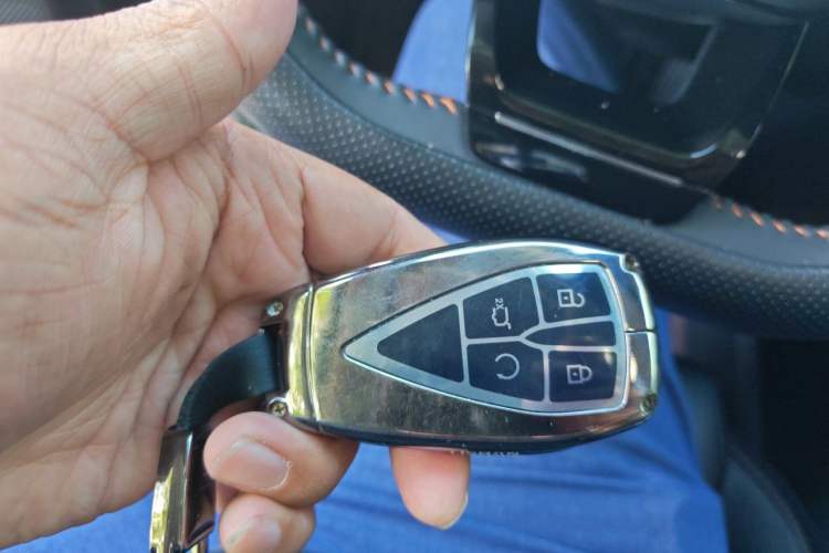 Used CHANGAN OSHAN Z6 2023 Blue Whale 1.5T DCT Smart-Led City Edition Vehicle Key