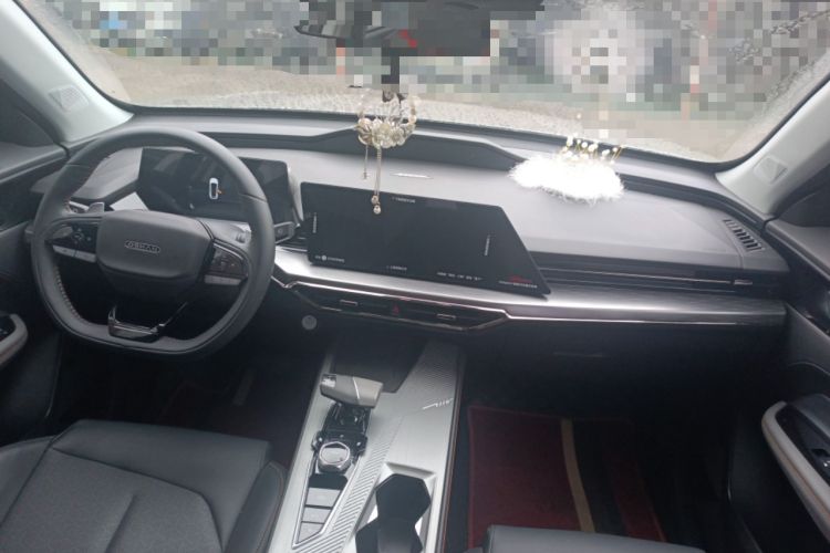 Used CHANGAN OSHAN Z6 2023 Blue Whale 1.5T DCT Smart Edition Center Console