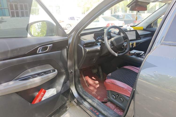 Used CHANGAN OSHAN Z6 2023 Blue Whale 1.5T DCT Smart Edition Driver Seat