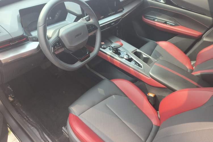 Used CHANGAN OSHAN Z6 2023 Blue Whale 1.5T DCT Smart Luxury Model Driver Seat