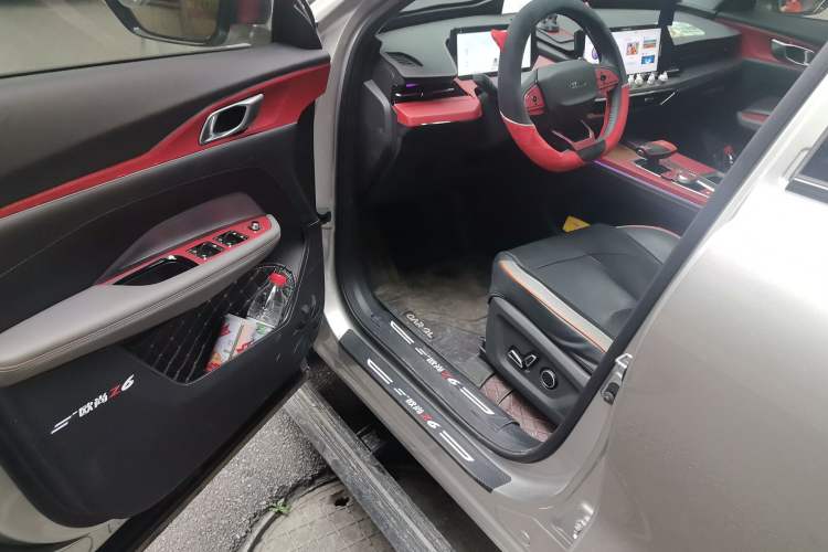 Used CHANGAN OSHAN Z6 2023 Blue Whale 1.5T DCT Smart-Led City Edition Driver Seat