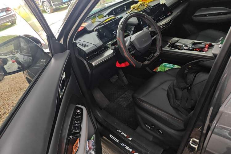 Used CHANGAN OSHAN Z6 2023 Blue Whale 1.5T DCT Smart Edition Driver Seat