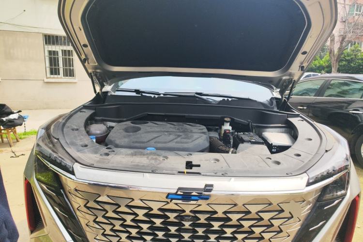 Used CHANGAN OSHAN Z6 2023 Blue Whale 1.5T DCT Smart Luxury Model Engine Bay