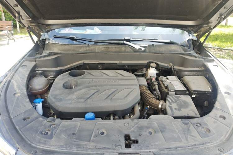 Used CHANGAN OSHAN Z6 2023 Blue Whale 1.5T DCT Smart Edition Engine Bay