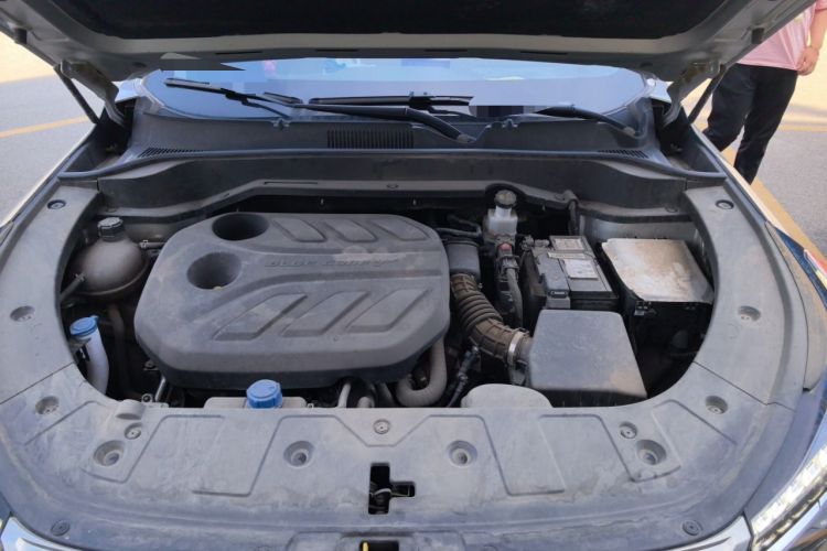 Used CHANGAN OSHAN Z6 2023 Blue Whale 1.5T DCT Smart Edition Engine Bay