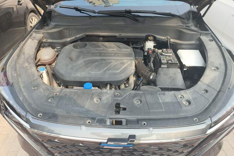 Used CHANGAN OSHAN Z6 2023 Blue Whale 1.5T DCT Smart Luxury Model Engine Bay