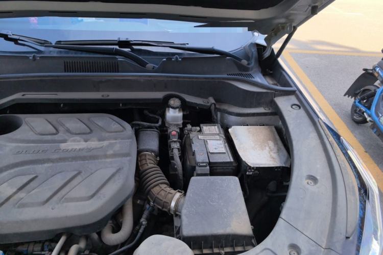 Used CHANGAN OSHAN Z6 2023 Blue Whale 1.5T DCT Smart Edition Engine Bay Left