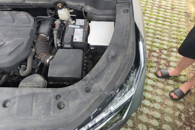 Used CHANGAN OSHAN Z6 2023 Blue Whale 1.5T DCT Smart Navigation Model Engine Bay Left