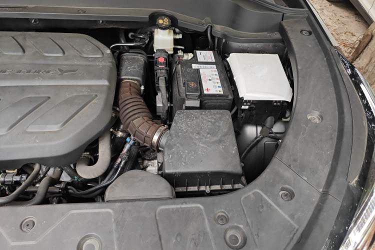 Used CHANGAN OSHAN Z6 2023 Blue Whale 1.5T DCT Smart Edition Engine Bay Left