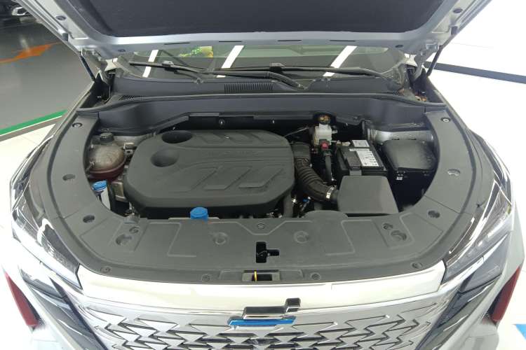 Used CHANGAN OSHAN Z6 2023 Blue Whale 1.5T DCT Smart Edition Engine Bay